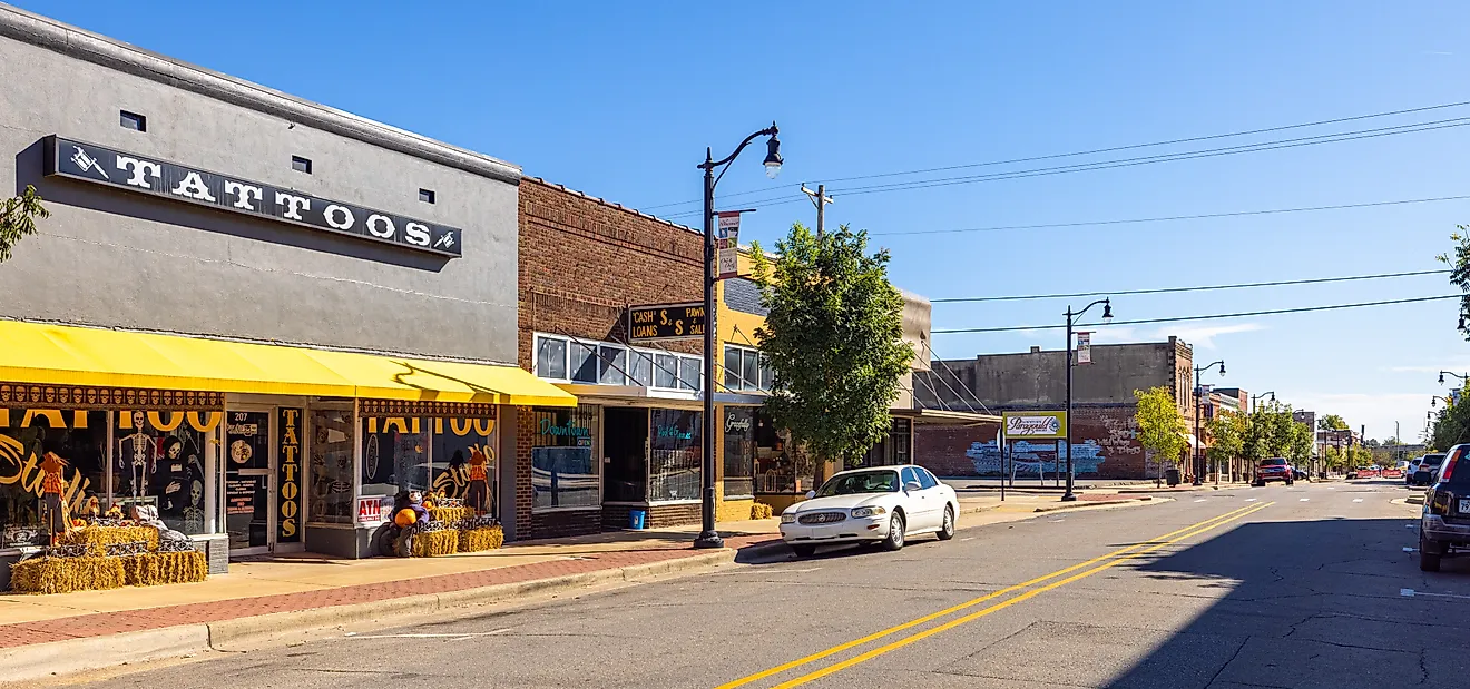 Businesses lined along Pruett Street in Paragould, Arkansas. Editorial credit: Roberto Galan / Shutterstock.com