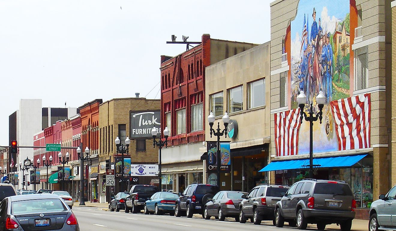 Downtown Ottawa. By IvoShandor - Own work, CC BY-SA 3.0, https://commons.wikimedia.org/w/index.php?curid=4029630