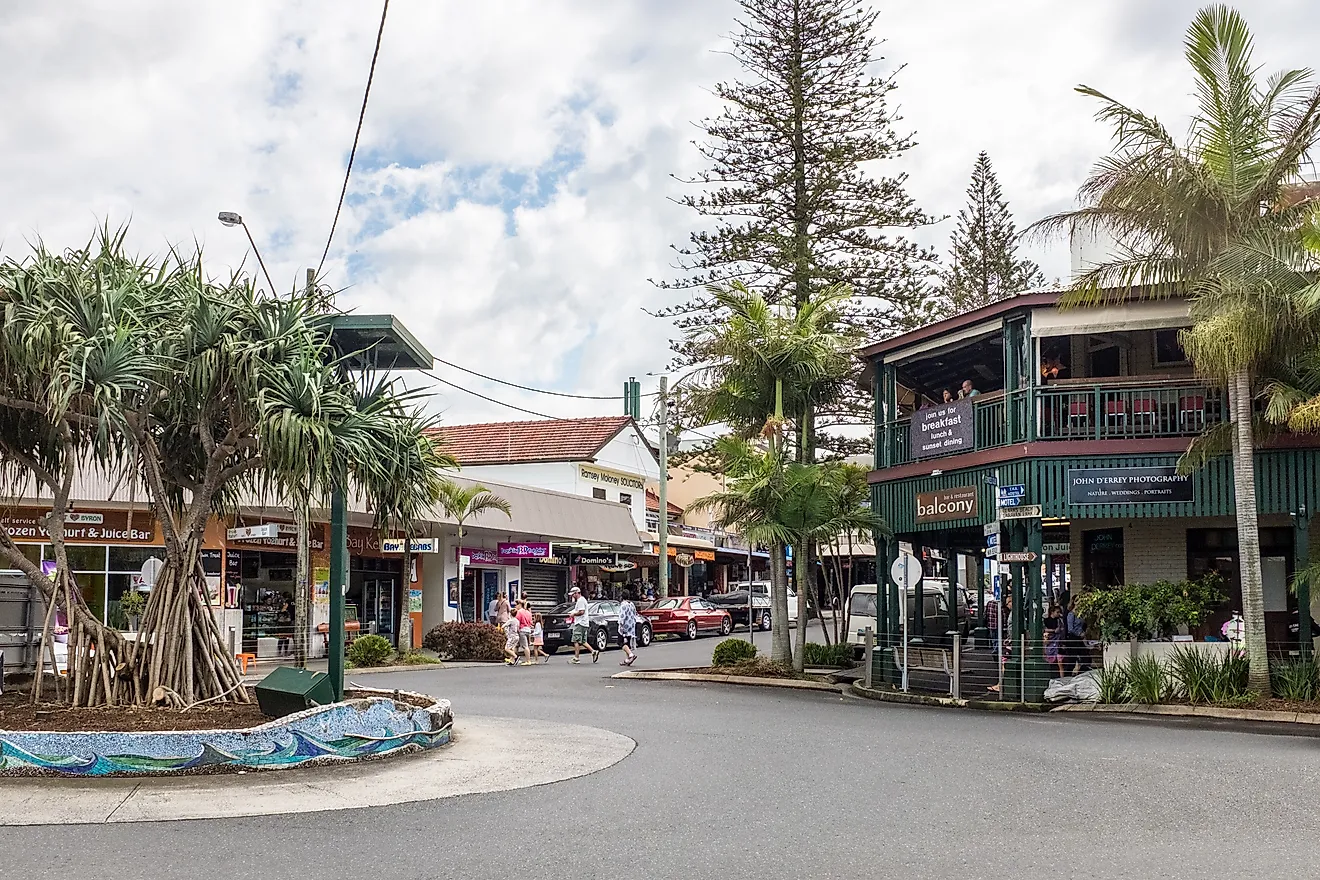 BYRON BAY, AUSTRALIA: Shops and businesses in the centre of Byron Bay, NSW, Australia