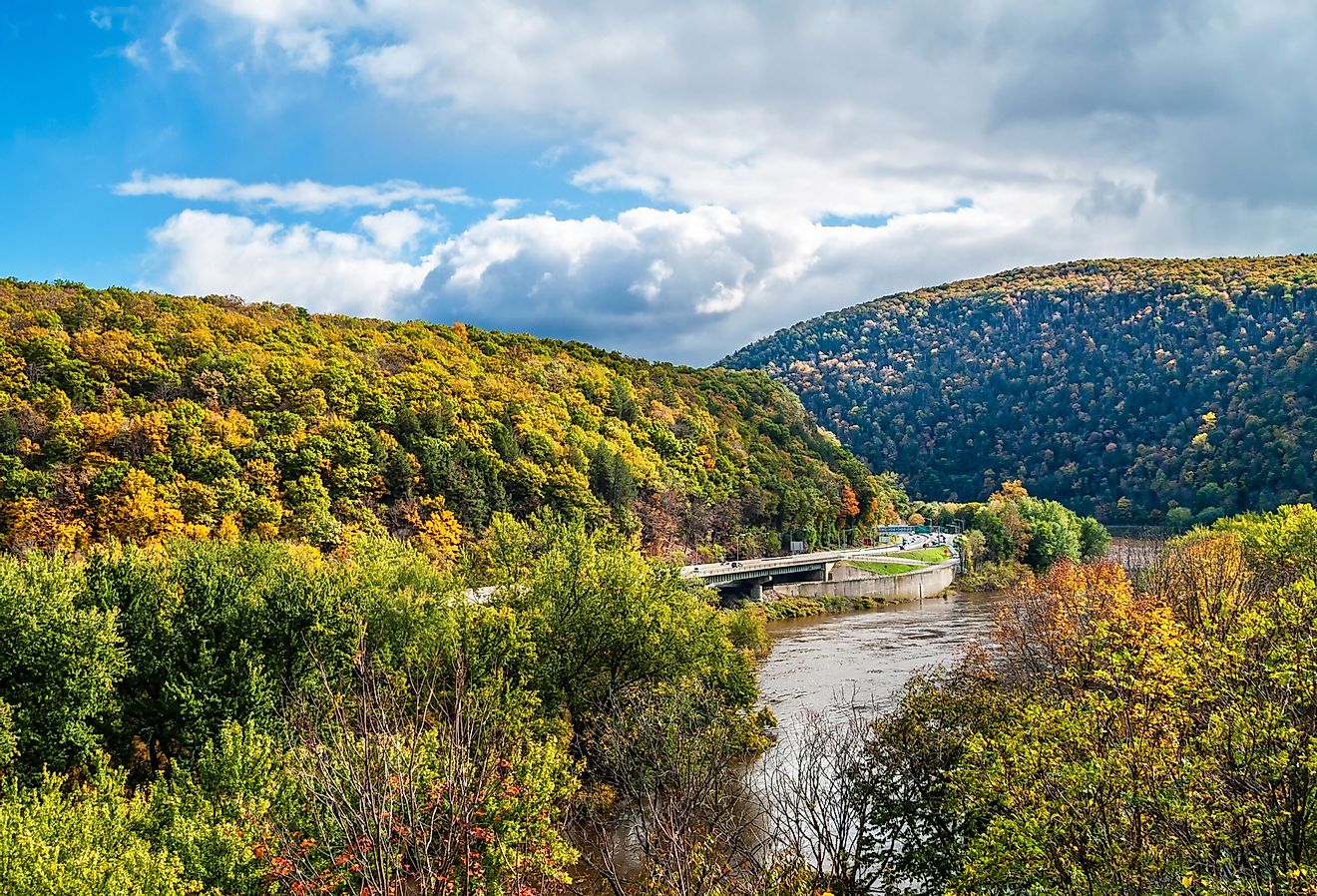 A scenic view of the Delaware Water Gap between Pennsylvania and New Jersey.