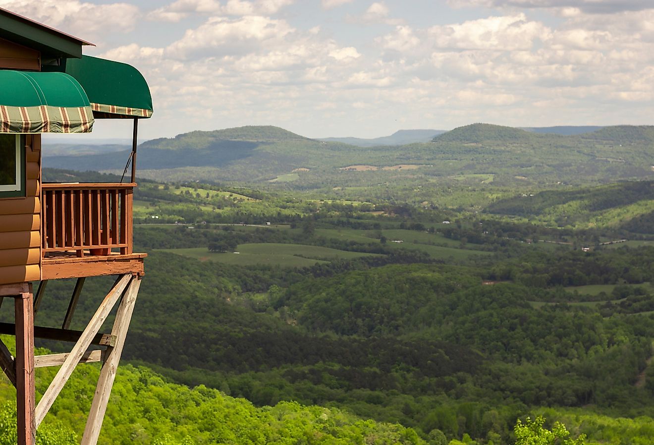 Cliff House Inn, Jasper, Arkansas. Image credit Tammy Chesney via Shutterstock.com