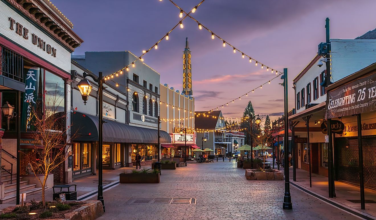 The Plaza on Mill Street at dusk in Grass Valley, California. Editorial credit: Cavan-Images / Shutterstock.com
