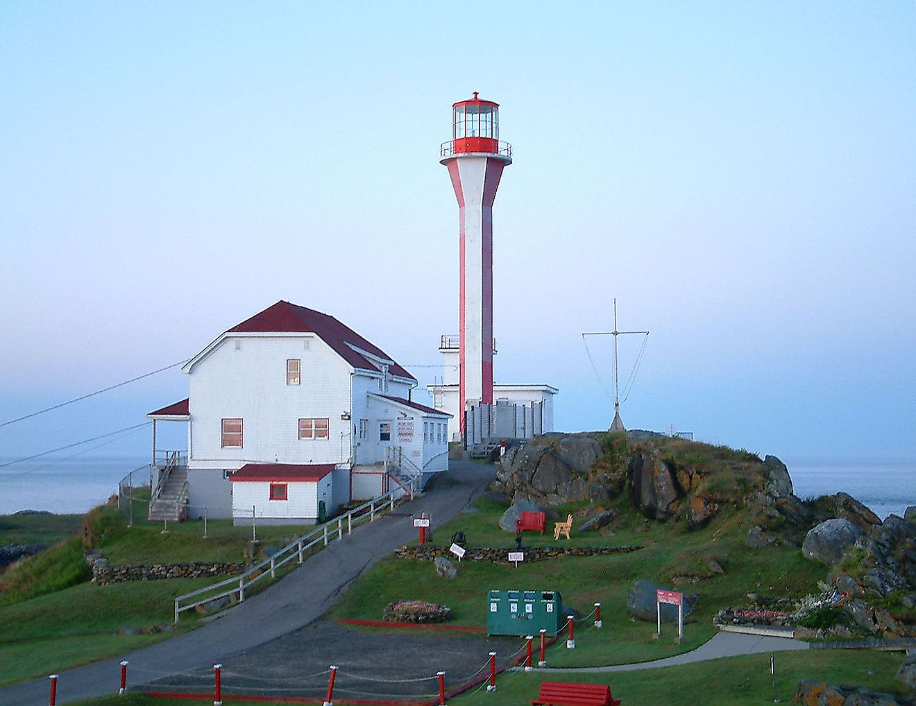 Cape Forchu Lighthouse. Image credit: James Somers/Public domain
