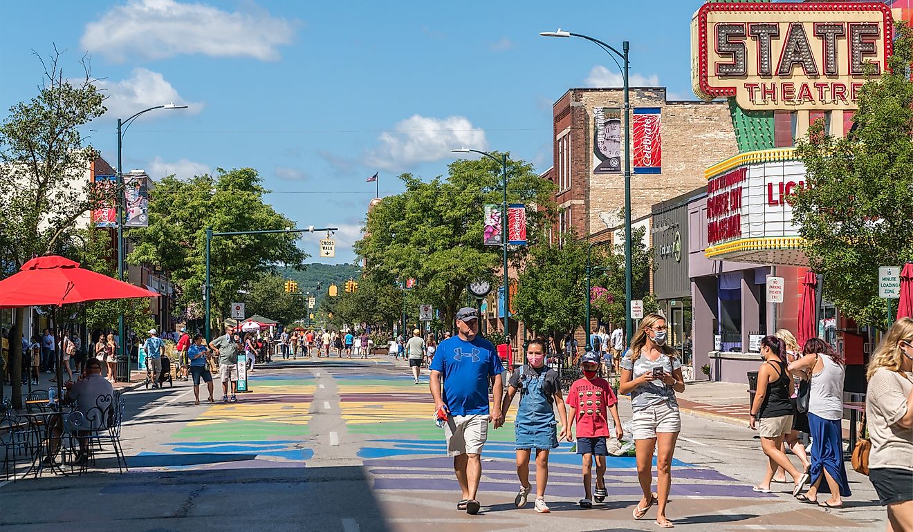 Busy Front Street in downtown Traverse City, Michigan. Editorial credit: Heidi Besen / Shutterstock.com