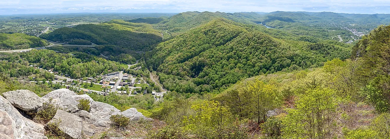 Cumberland Gap through Cumberland Mountains, within Appalachian Mountains in Tennessee. Credit: EWY Media/Shutterstock.com