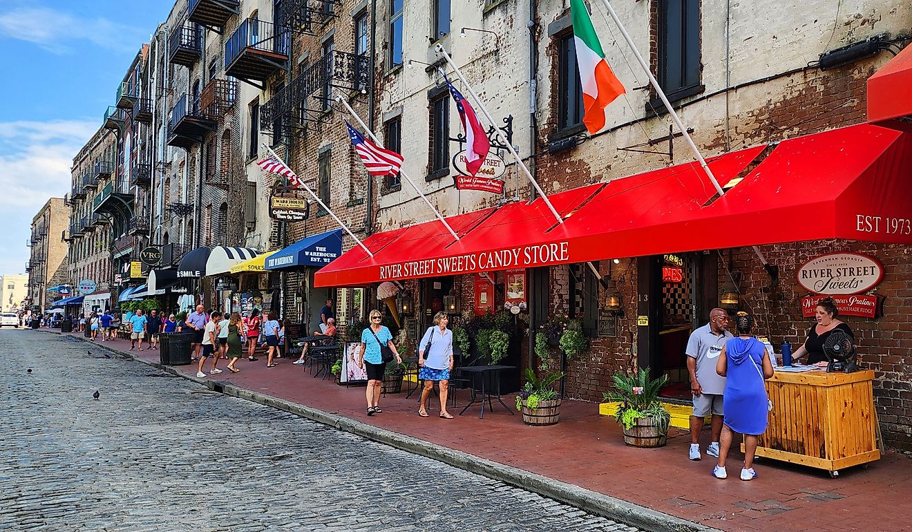The crate and famous River Street shopping area in downtown historic Savannah, Georgia. Editorial credit: Dennis MacDonald / Shutterstock.com