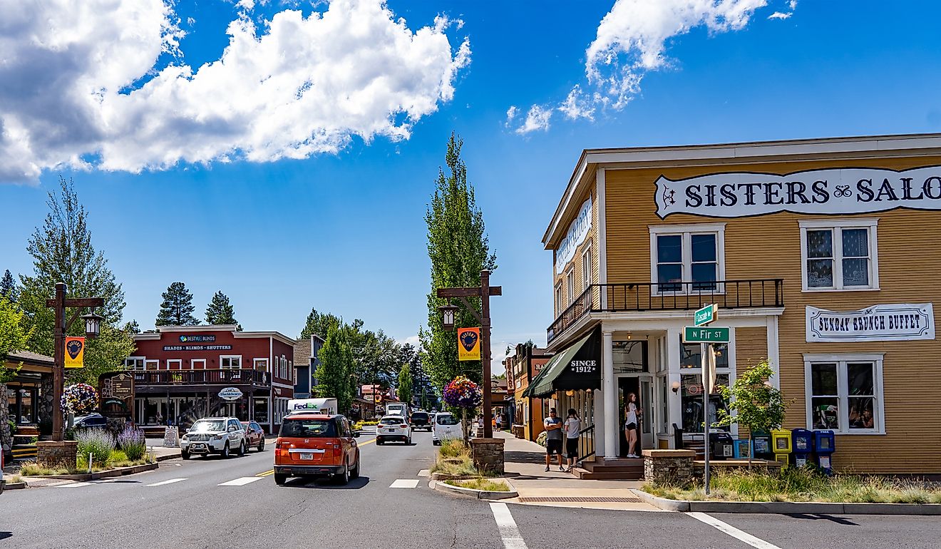 Main street view in downtown Sisters, Oregon. Image credit Bob Pool via Shutterstock