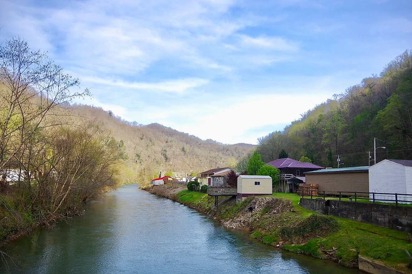 The Big Coal River passing through Whitesville, West Virginia. Image credit: Brian Stansberry via Wikimedia Commons