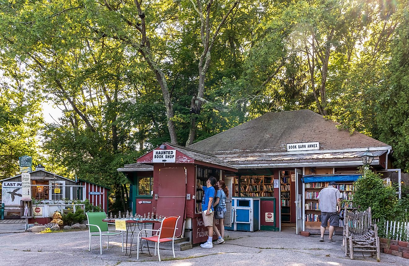 Outdoor bookstore, the Book Barn in Niantic, Connecticut. Image credit Faina Gurevich via Shutterstock