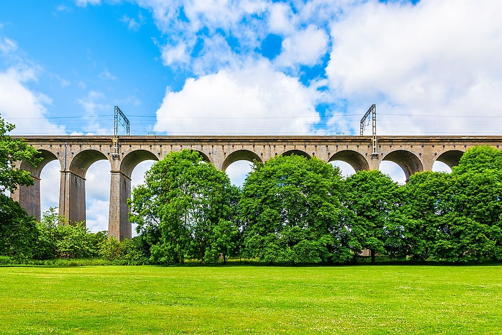 The Digswell Viaduct, near Welwyn Garden City. 