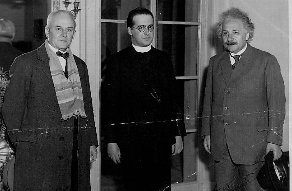 Georges Lemaître in the middle. Credit: https://uclouvain.be/en/research-institutes/irmp/georges-lemaitre-archives.html