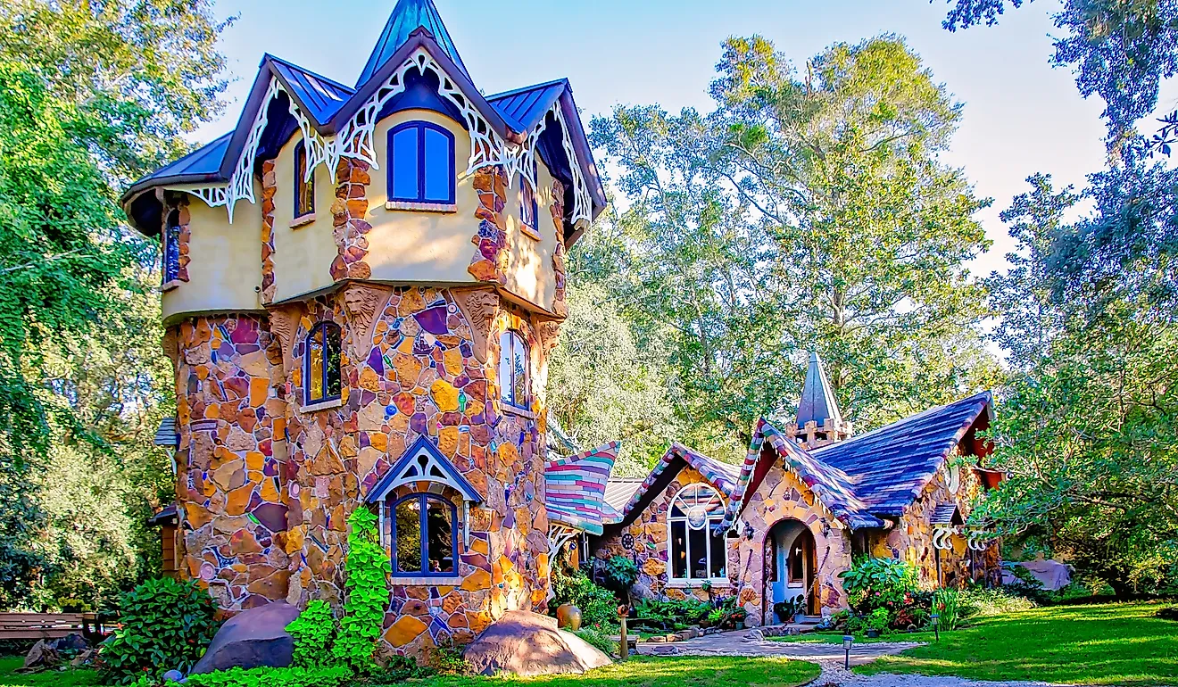  The beautiful Mosher Castle in Fairhope, Alabama. Image credit: Carmen K. Sisson / Shutterstock.com