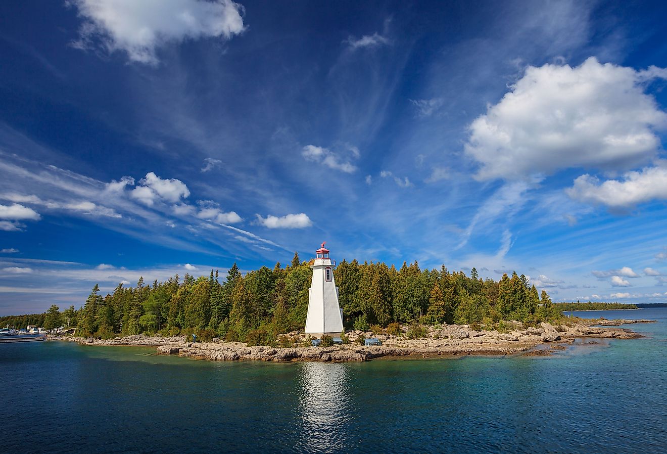 Big Tub Lighthouse located in the Bruce Peninsula of Tobermory, Ontario, Canada. Image credit studioloco via Shutterstock.