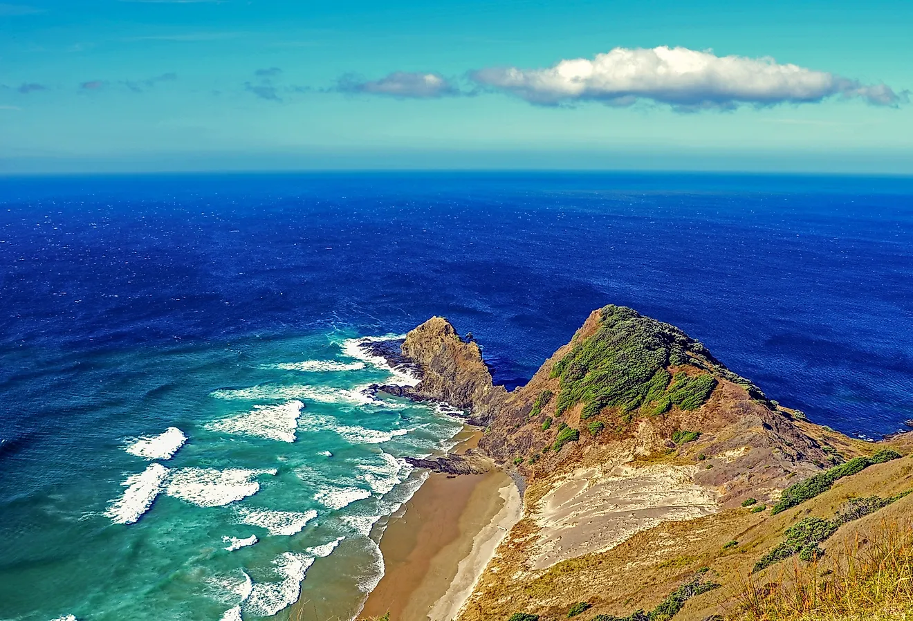 Pacific ocean meets Tasman sea, Cape Reinga, New Zealand.