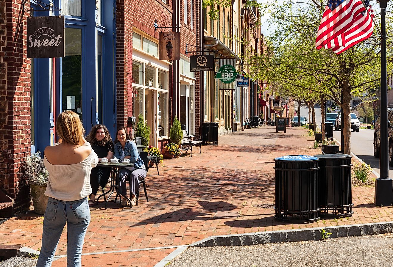 Downtown Sweet coffee shop in Jonesborough, Tennessee. Image credit Nolichuckyjake via Shutterstock