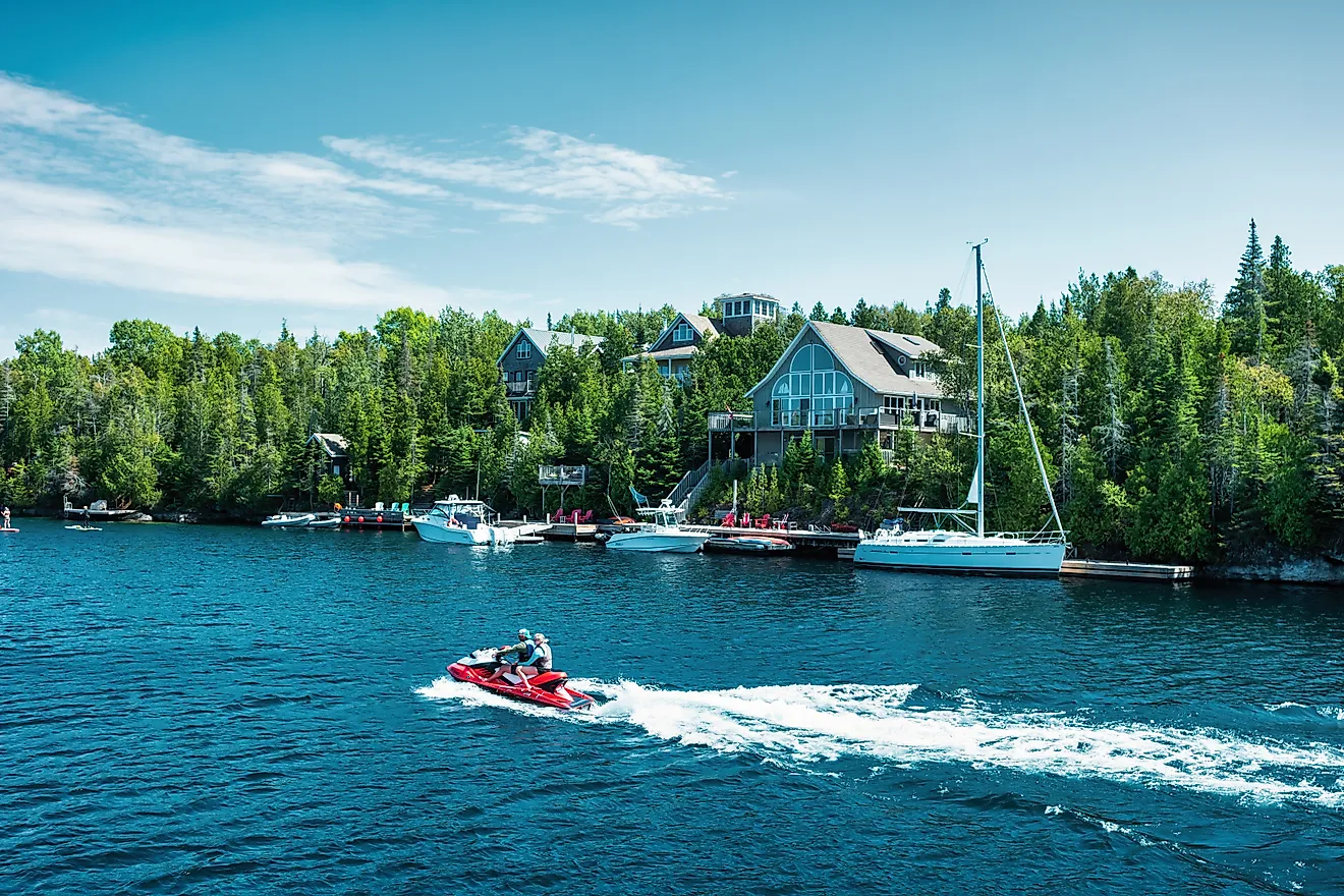 Tobermory, Ontario, via benedek / Shutterstock.com