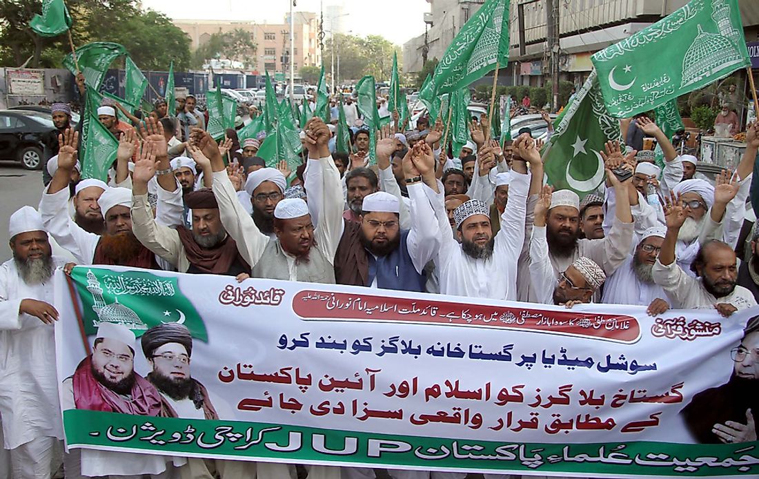 Protestors in Pakistan demand the punishment of social media bloggers for blasphemy. Editorial credit: Asianet-Pakistan / Shutterstock.com