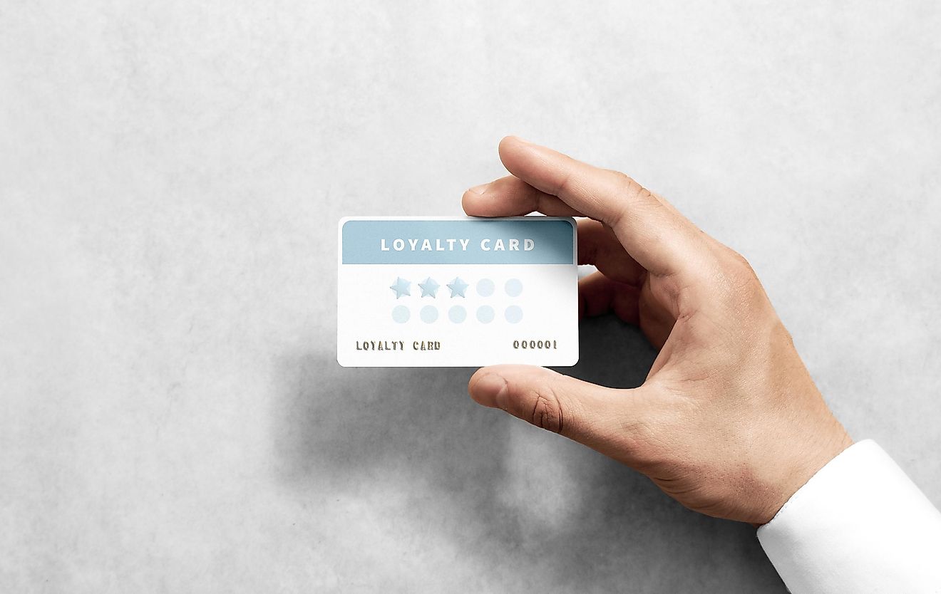 Scene, Mariott Bonvoy, and Aeroplan are popular loyalty cards in Canada.