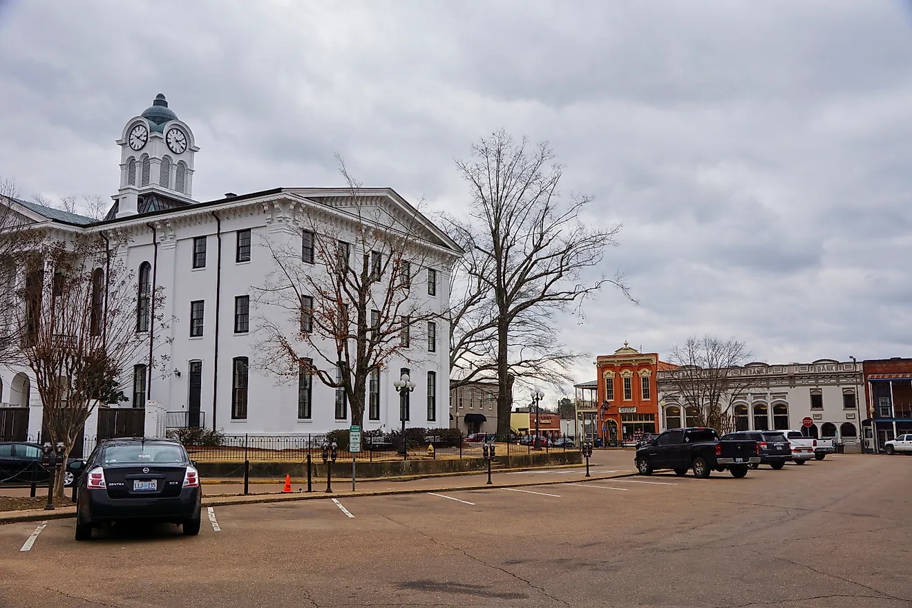 Downtown Ocean Springs, Mississippi. Image credit: Carmen K. Sisson / Shutterstock.com.