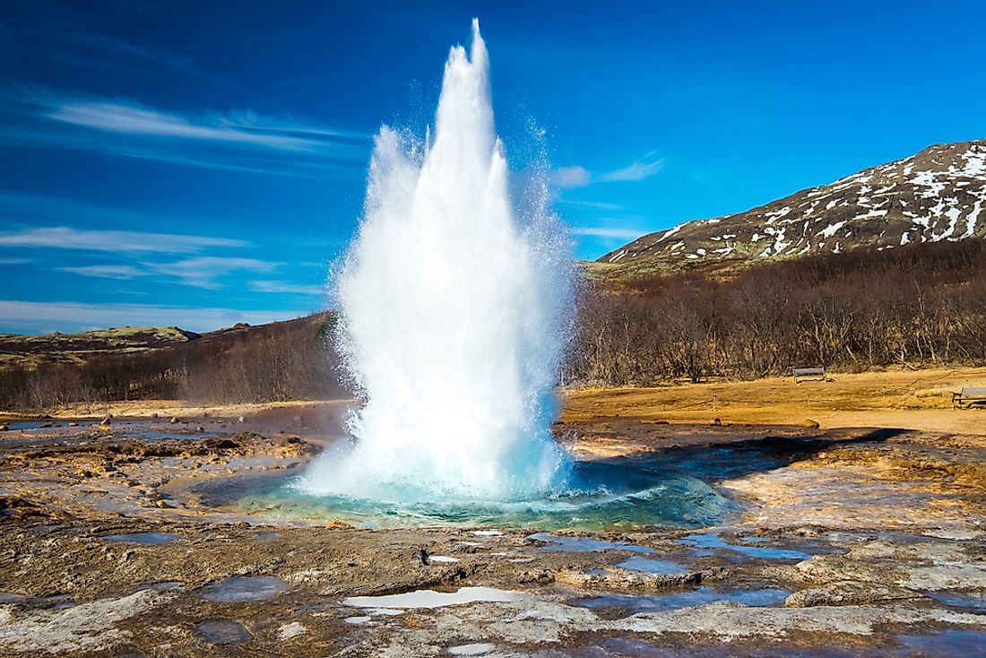 The Strokkur geyser erupts at impressive heights of 15-20 meters every 6 to 10 minutes. 