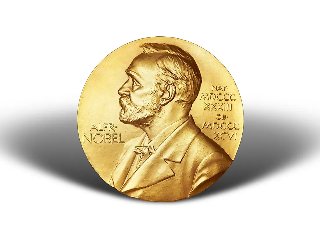 Winners of the Nobel Prize receive a gold medal, a diploma, and a lump sum of money.