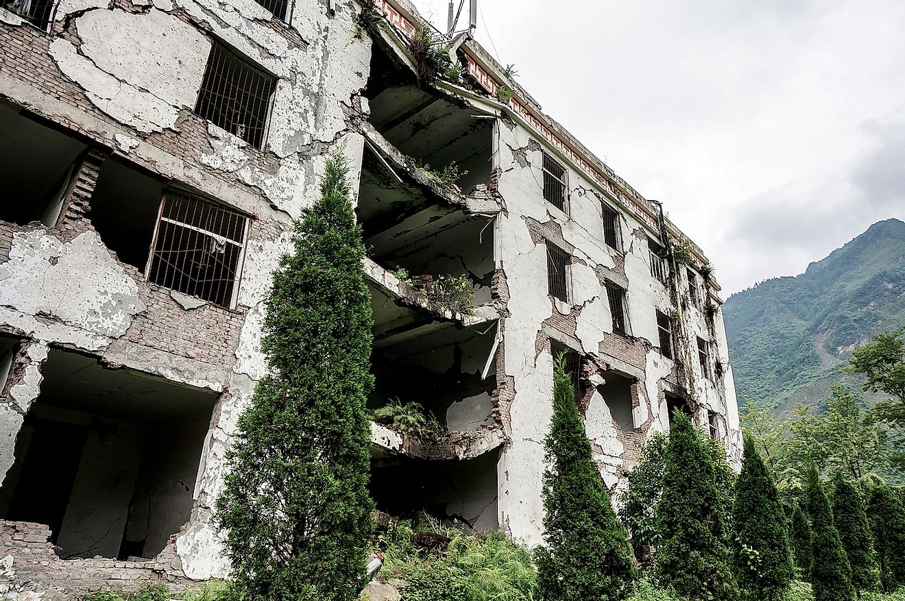 A building ravaged by the 2008 Sichuan earthquake. Image credit: GG6369/Shutterstock.com