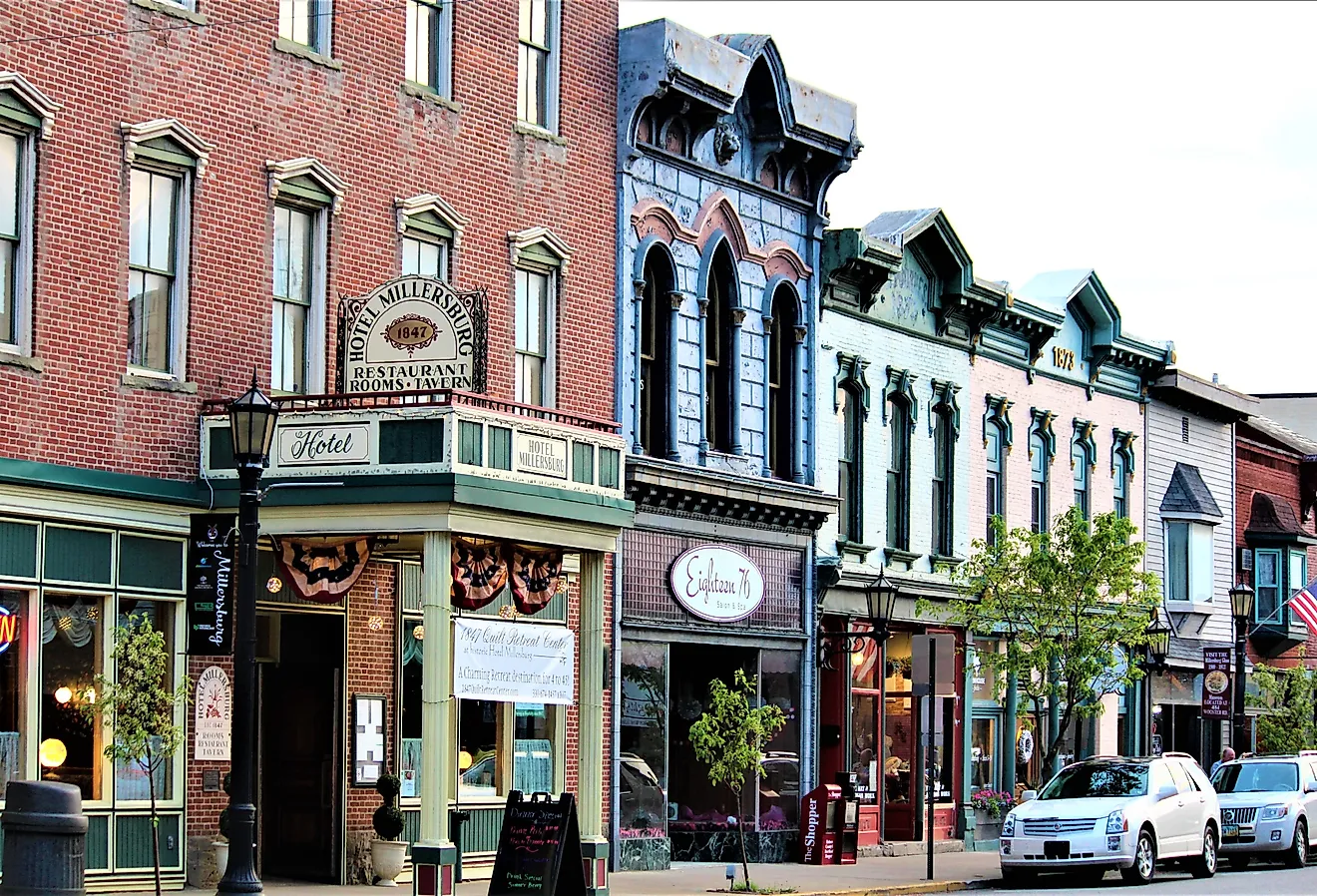 Downtown street in Millersburg, Ohio. Image credit Madison Muskopf via Shutterstock