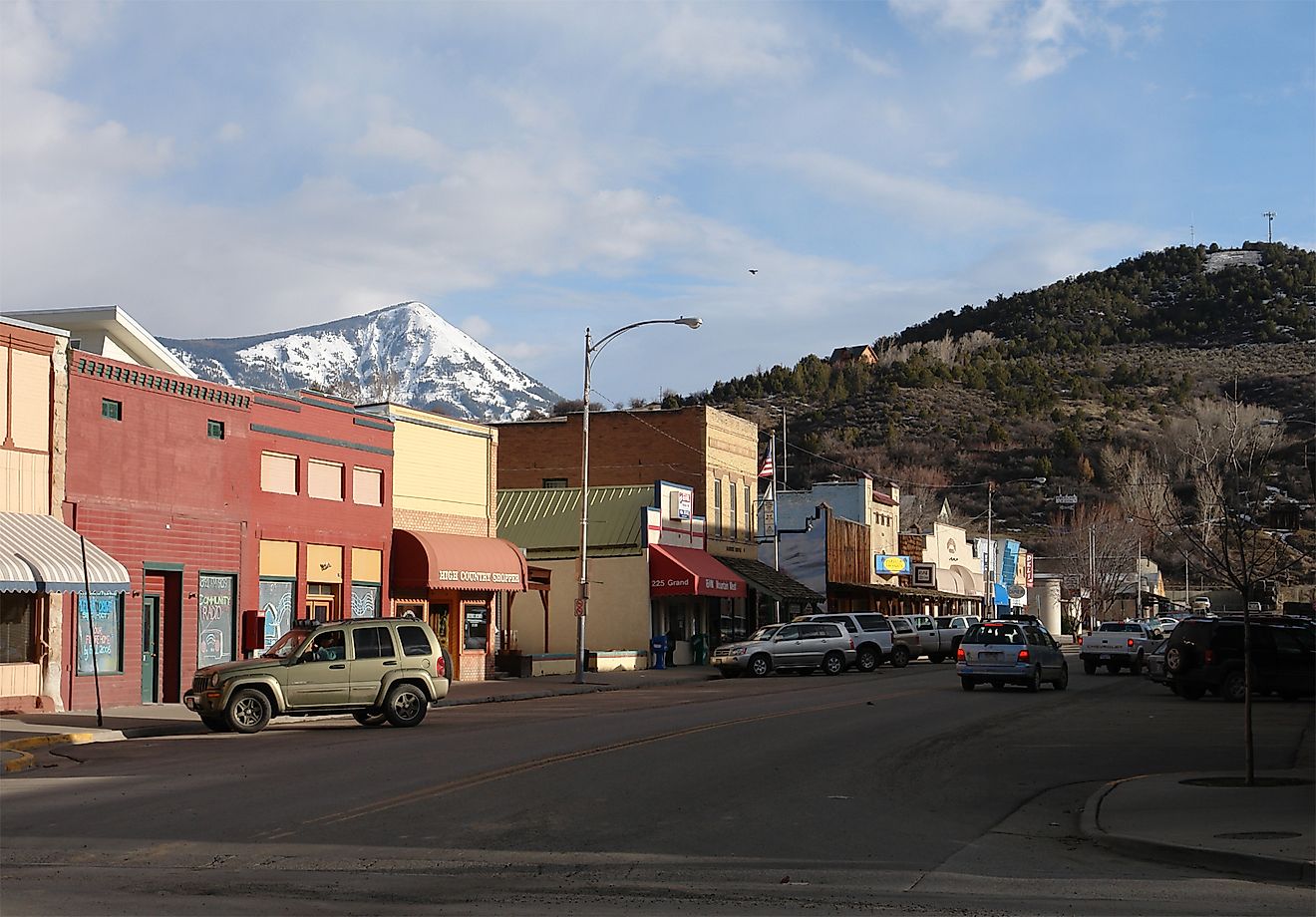 Grand Avenue in Paonia, Colorado. By Cobun Keegan - Own work, CC BY-SA 3.0, https://commons.wikimedia.org/w/index.php?curid=650278