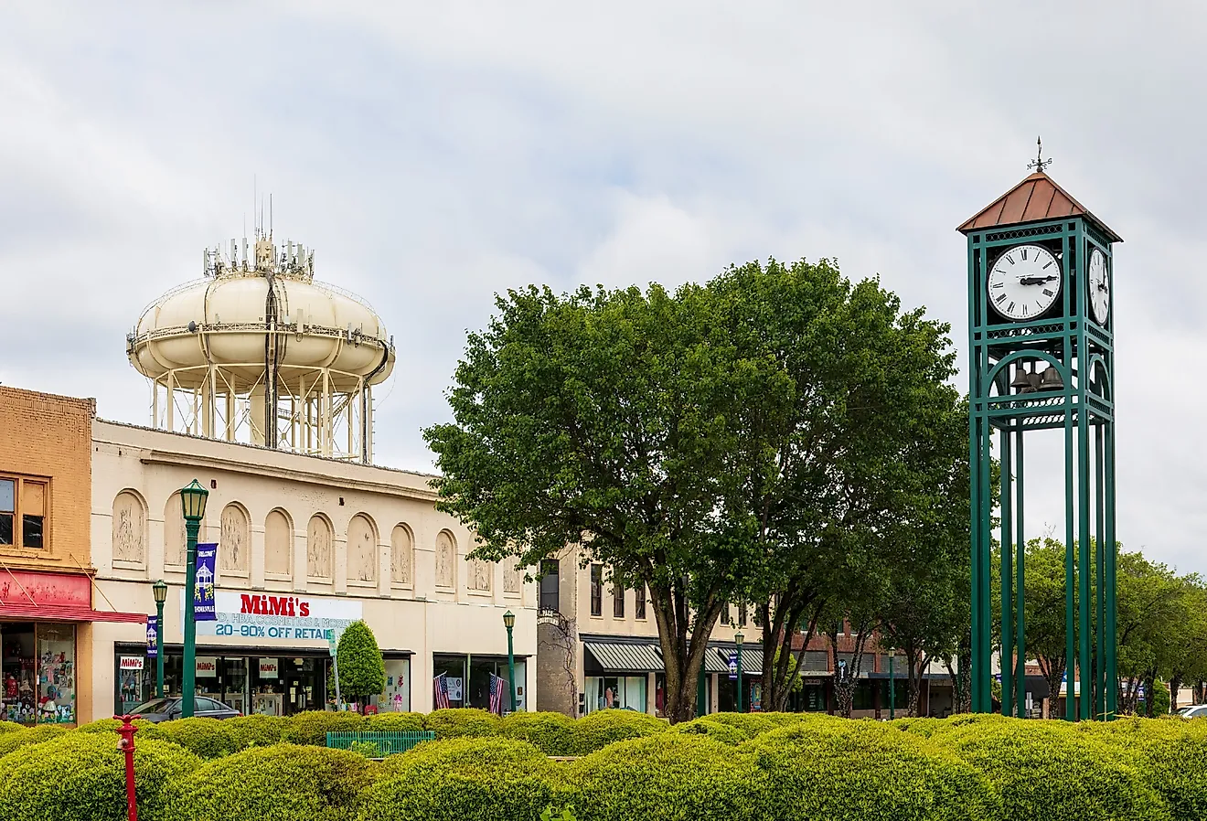 Downtown, Thomasville, North Carolina. Image credit Nolichuckyjake via Shutterstock