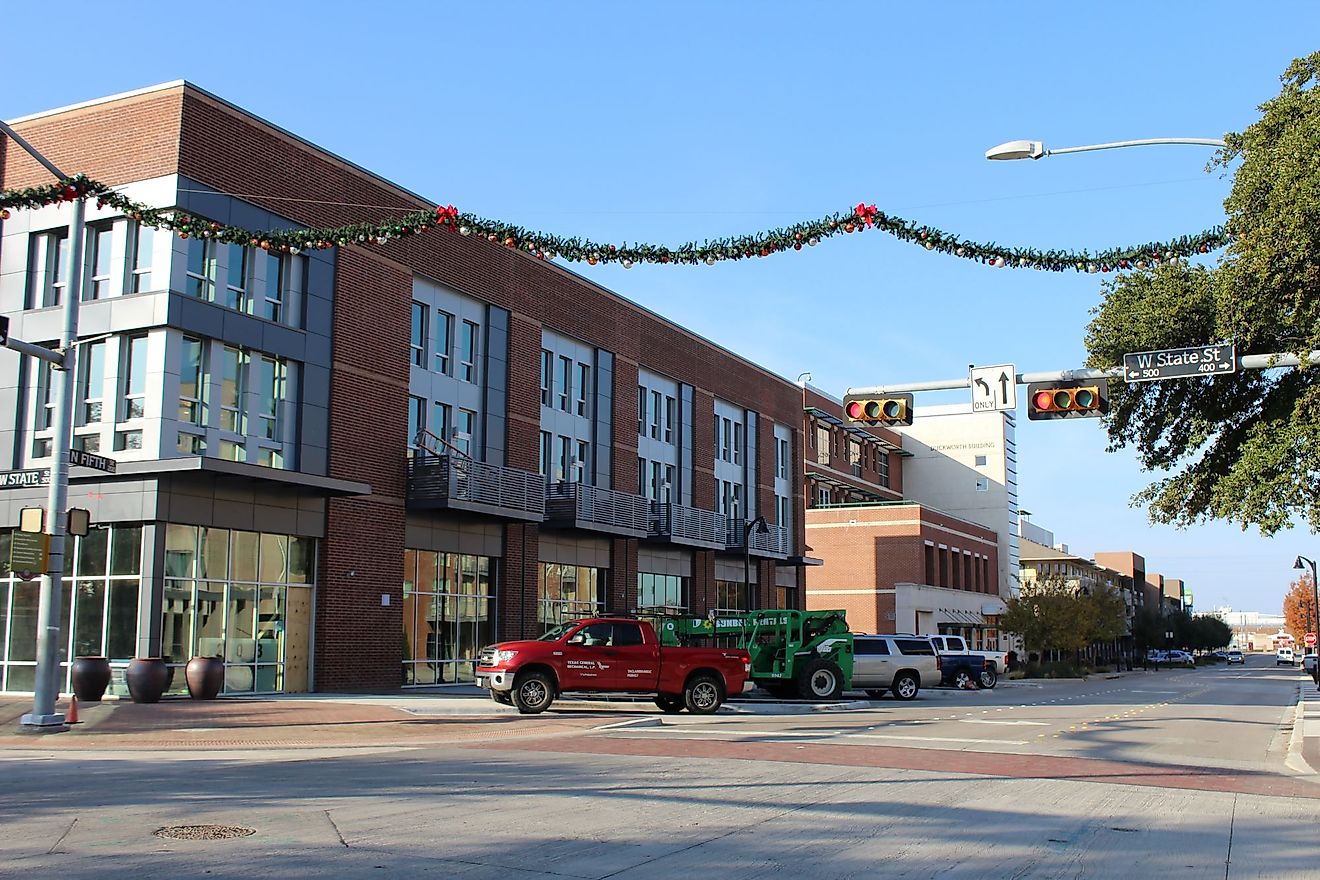 Downtown Garland, Texas. Image Credit: Randy Colborn, via Wikimedia Commons