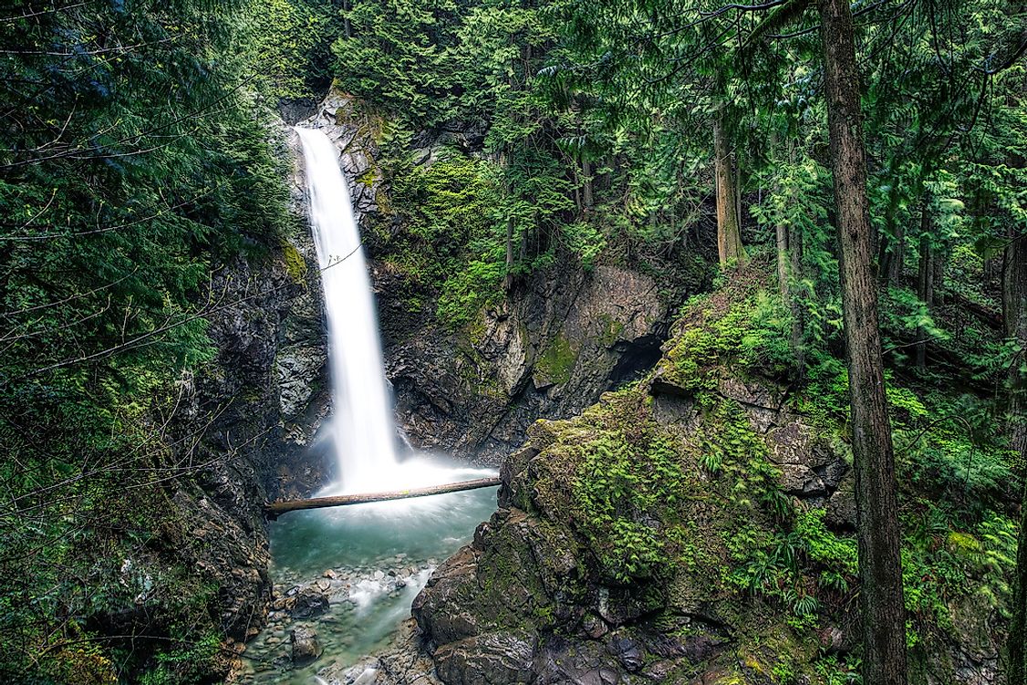 The landscape of the Cascade Falls National Park in British Columbia