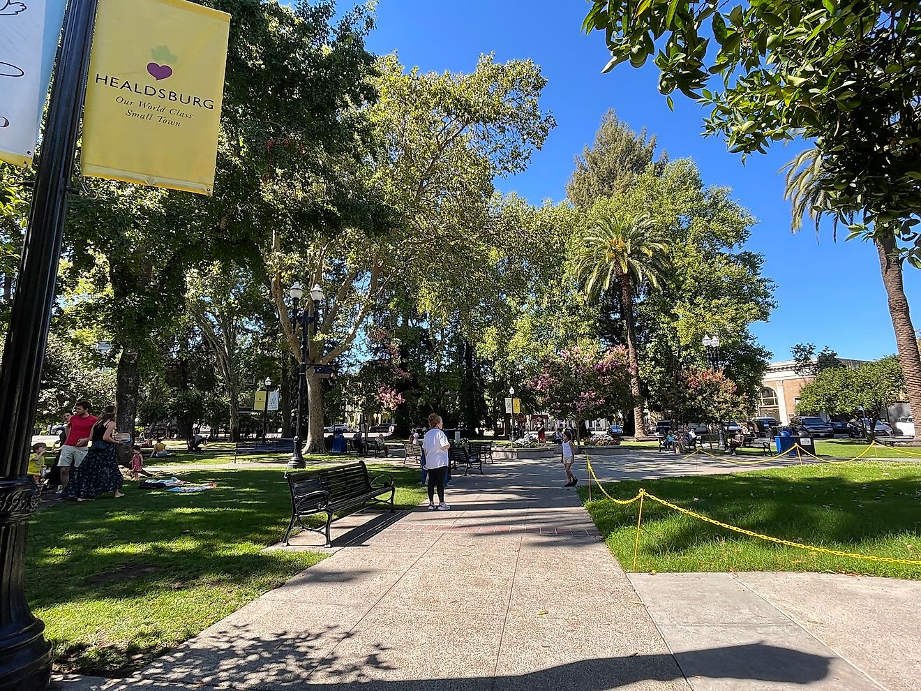 Healdsburg Plaza in Healdsburg, California. By Missvain - Own work, CC BY 4.0, Wikimedia Commons