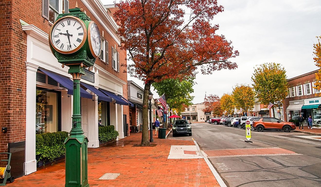 New Canaan view from Elm Street. Image credit Miro Vrlik Photography via Shutterstock.
