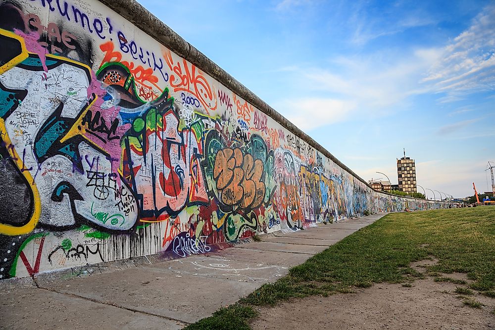 The wall of berlin history