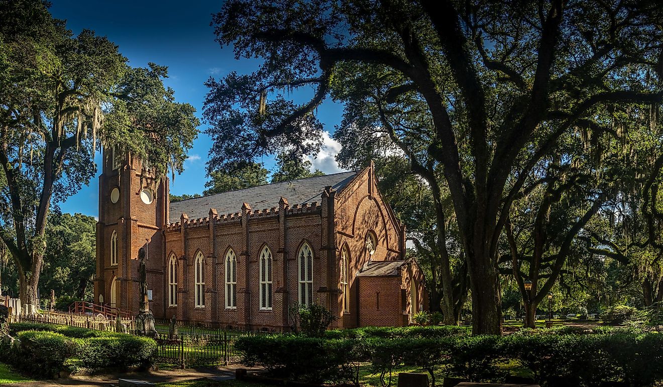 Grace Episcopal Church, St. Francisville, LA. Credit: Geoff Eccles - https://www.istockphoto.com/portfolio/Geoff_Eccles?mediatype=photography