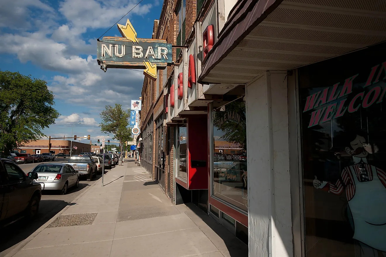 Rustic buildings and businesses along downtown Valley City, North Dakota. By In memoriam afiler - https://www.flickr.com/photos/99909734@N00/6174812731/, CC BY-SA 2.0, https://commons.wikimedia.org/w/index.php?curid=119662699