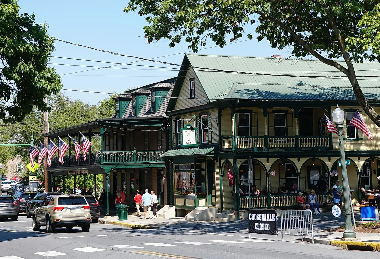 Downtown street in Lititz, Pennsylvania. Image credit Khairil Azhar Junos via Shutterstock