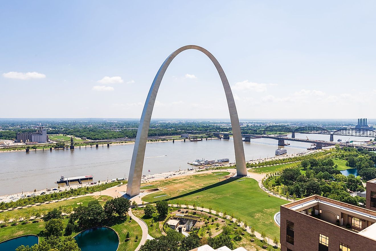 The Gateway Arch on the riverfront of downtown St. Louis. Editorial credit: Joe Hendrickson / Shutterstock.com