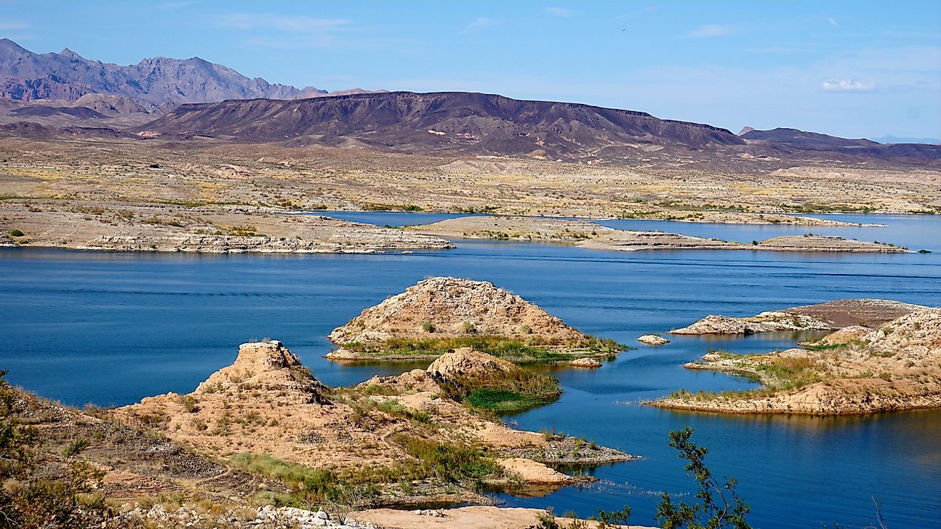 Lak Mead from a remote location. Image credit: Point Shoot/Shutterstock.com