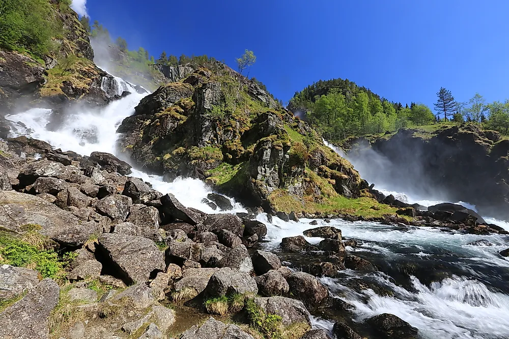 Låtefossen waterfall. 