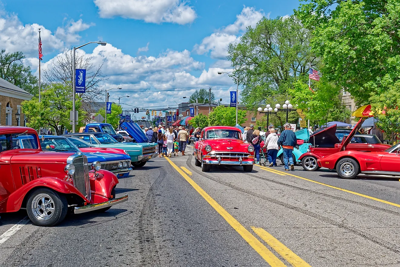 Vintage cars on the streets of Crossville, Tennessee. Image credit Sandra Burm via Shutterstock
