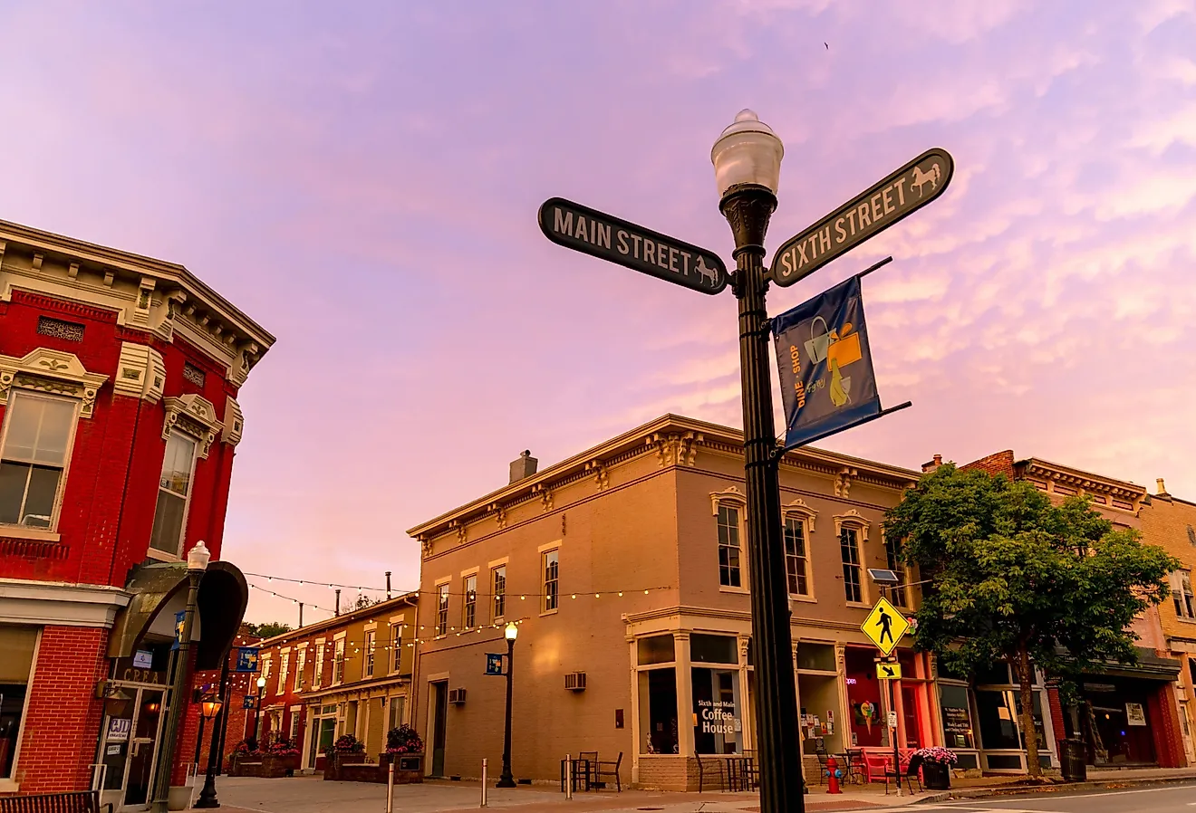 Downtown Shelbyville, Kentucky. Image credit Blue Meta via Shutterstock