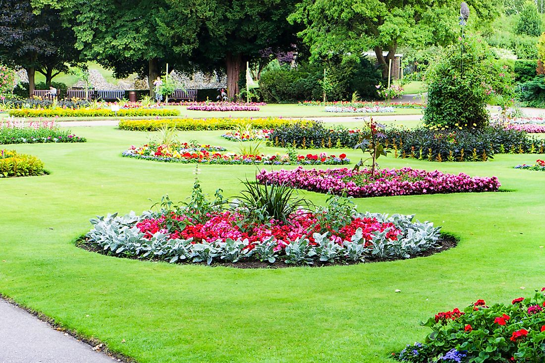 Landscape architects work to ensure that city parks are beautiful. 