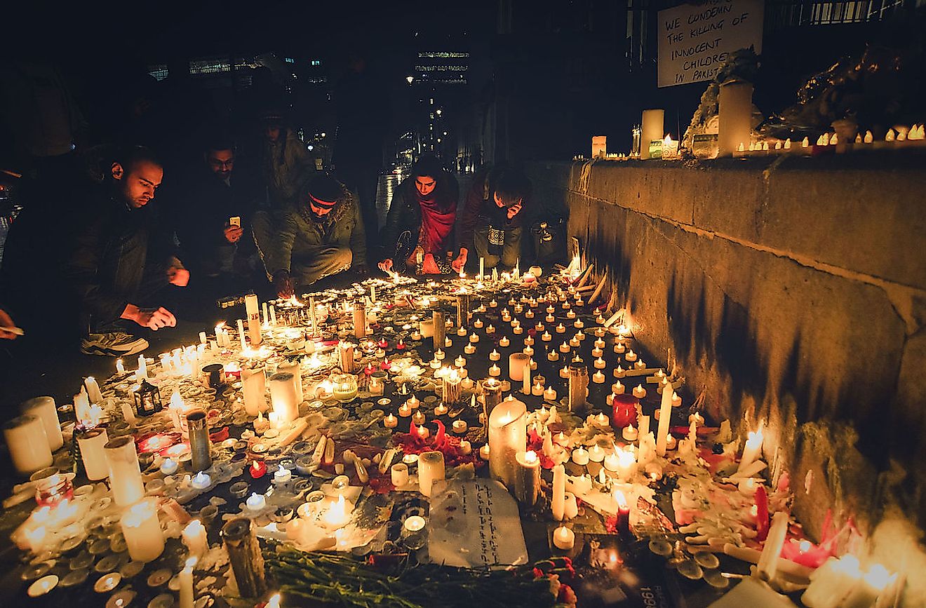 Candlelight vigil in London for the victims of the Peshawar school. Image credit: Kashif Haque/Wikimedia.org