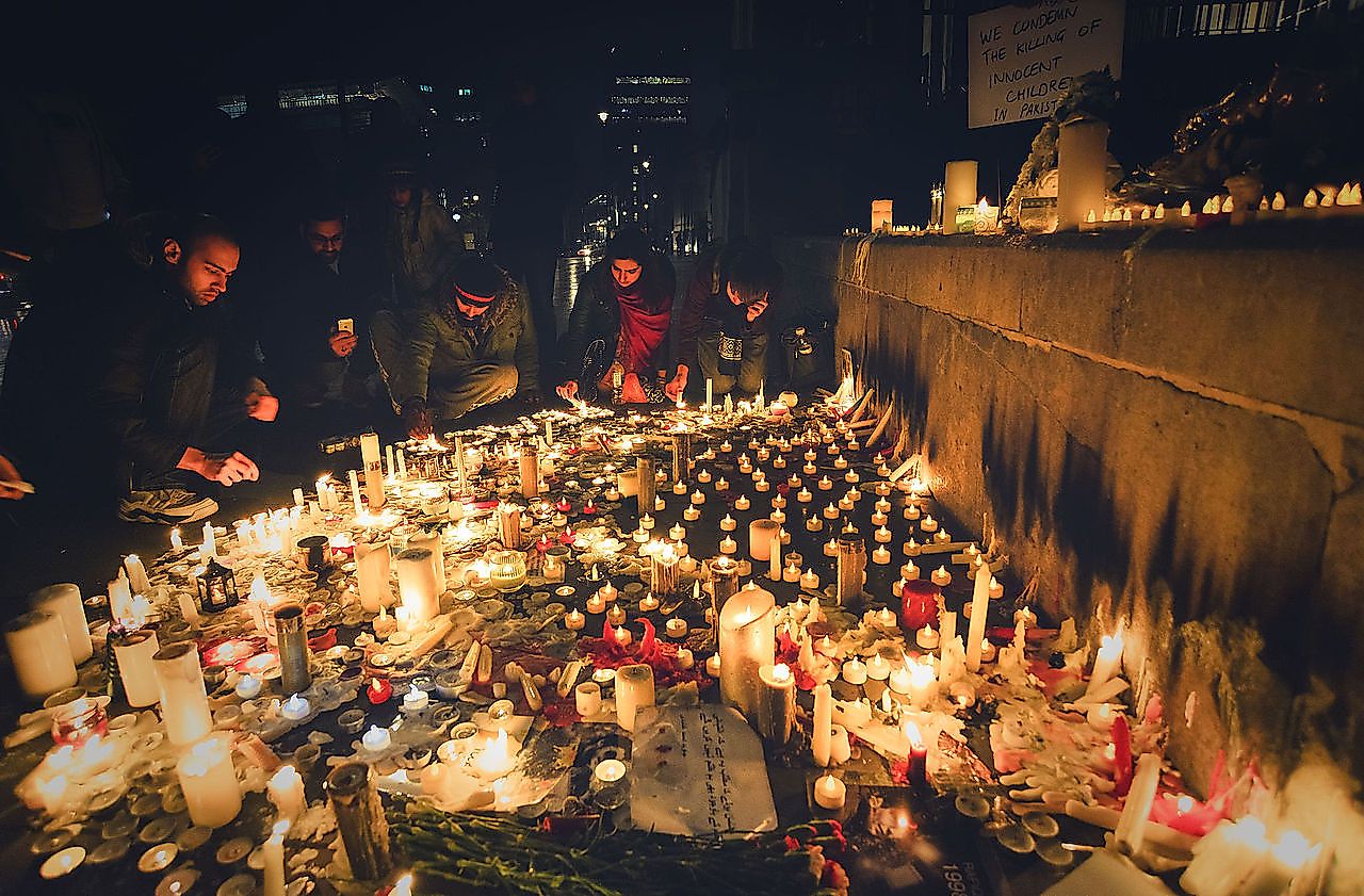 Candlelight vigil in London for the victims of the Peshawar school. Image credit: Kashif Haque/Wikimedia.org