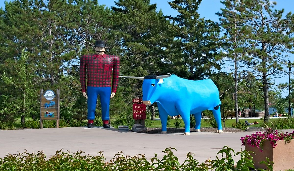 Paul Bunyan and Babe the Blue Ox, Bemidji, Minnesota. Image credit: Edgar Lee Espe via Shutterstock