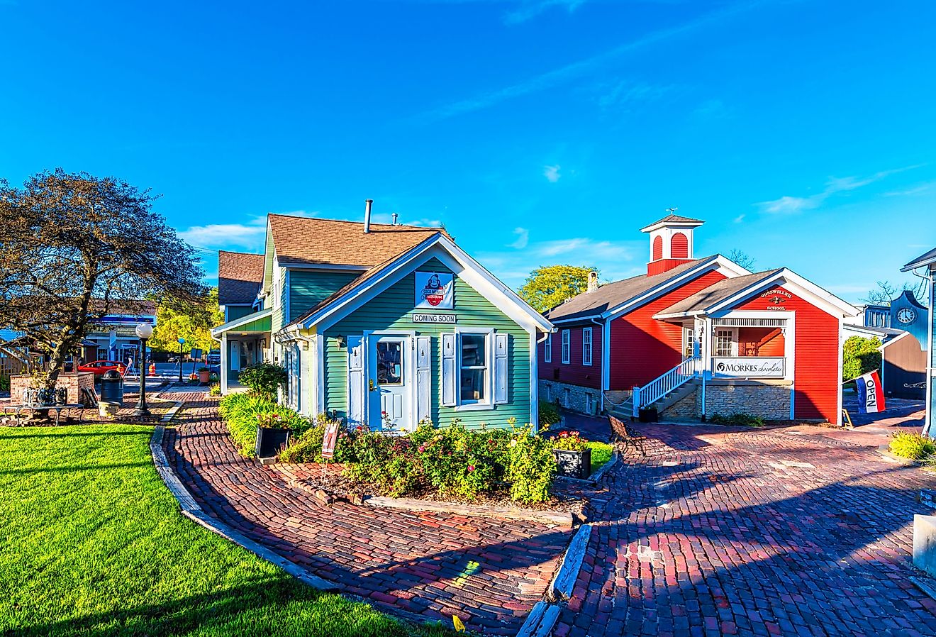 Historical Long Grove town view in Illinois. Image credit Nejdet Duzen via Shutterstock.