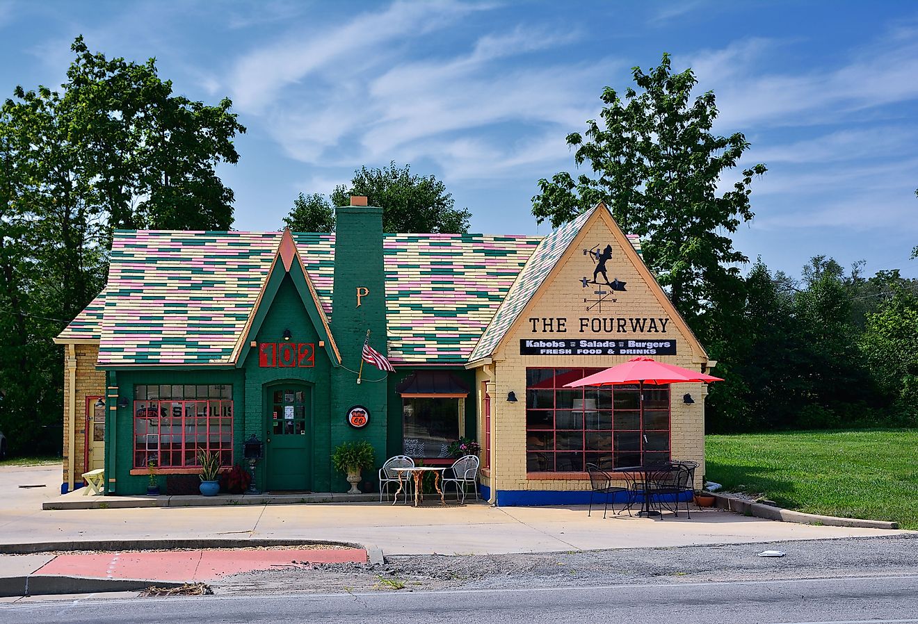 The Fourway diner in Cuba, Missouri, located on historic Route 66. Image credit StockPhotoAstur via Shutterstock