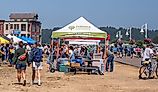 Farmers' market in Florence, Oregon. Image credit: Manuela Durson / Shutterstock.com.