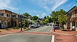 Central street through Middleburg, Virginia